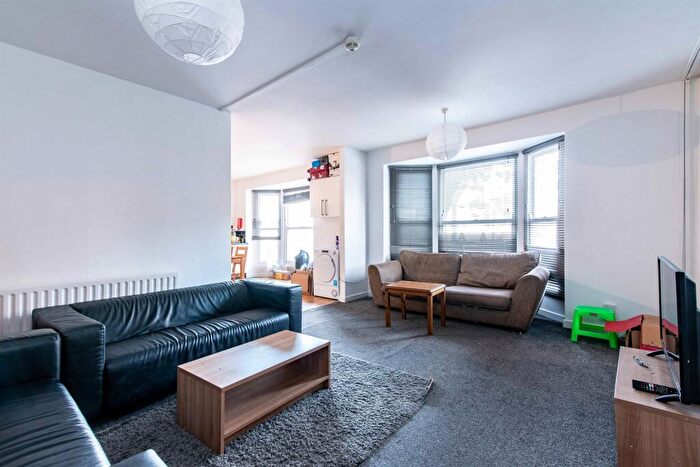 6 Bedroom Apartment To Rent In A Mansfield Road, NG1