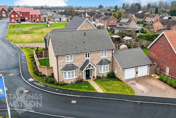 4 Bedroom Detached House For Sale In Bobbins Way, Swardeston, Norwich, NR14