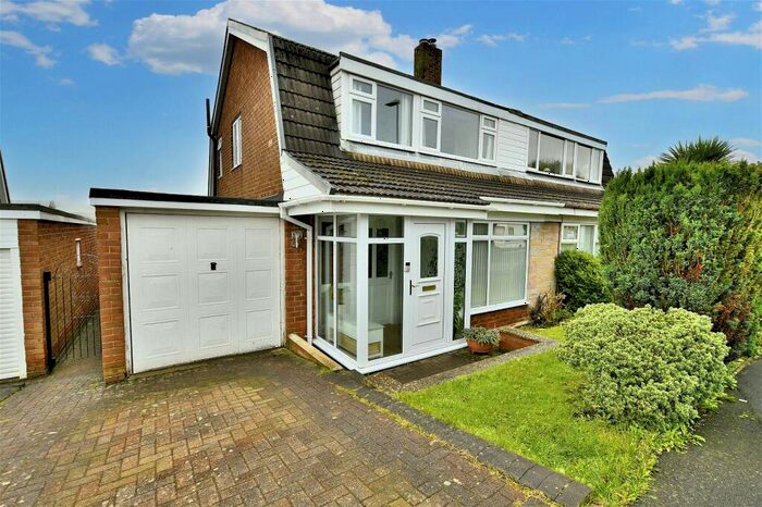 3 Bedroom Semi-Detached House For Sale In Sherburn Park Drive, Rowlands Gill, NE39