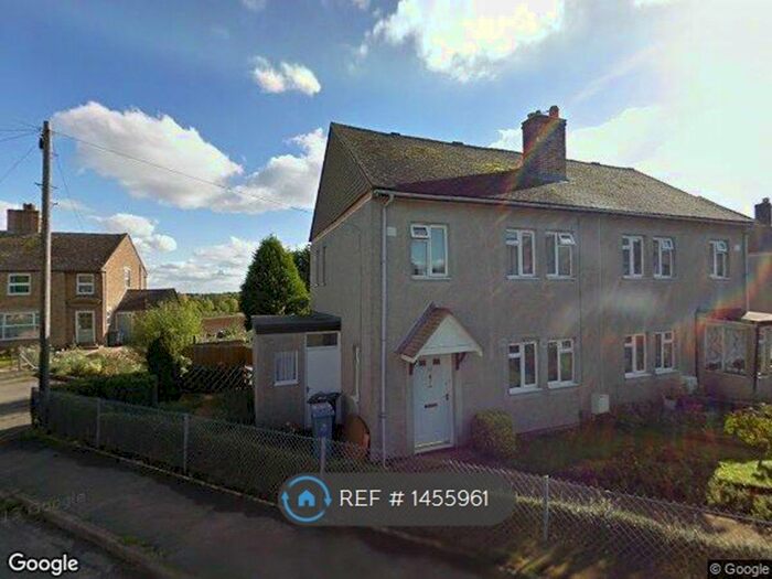 3 Bedroom Semi-Detached House To Rent In Cotswold Crescent, Chipping Norton, OX7