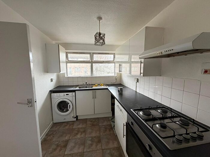 3 Bedroom Flat To Rent In St. Mary's Road, Edmonton, N9