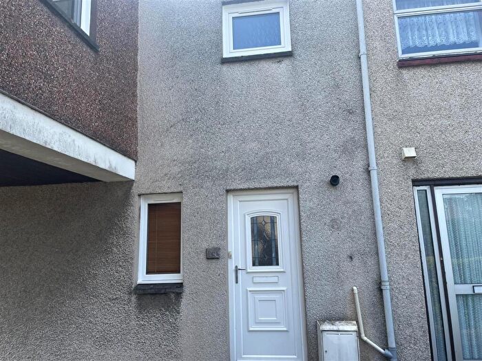 3 Bedroom Terraced House To Rent In Carlyle Lane, Dunfermline, KY12