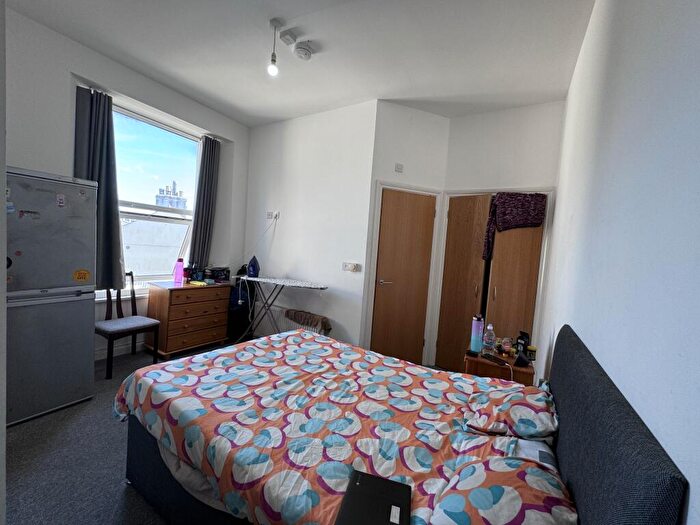 Studio To Rent In Cattedown Studio, PL4