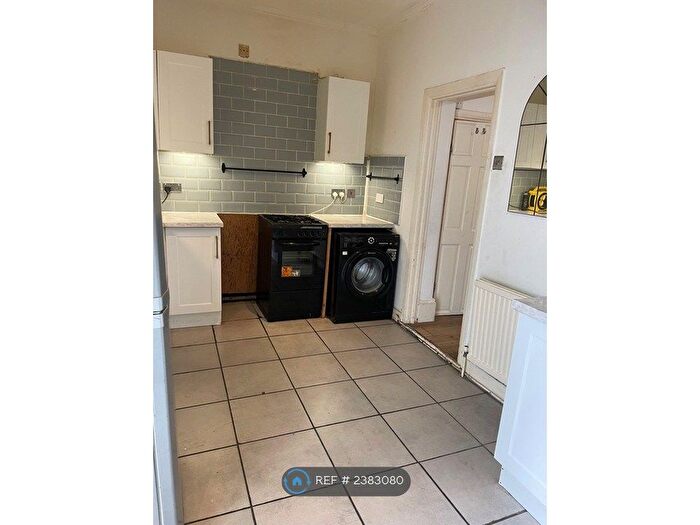 4 Bedroom Terraced House To Rent In Lichfield Road, England, E6