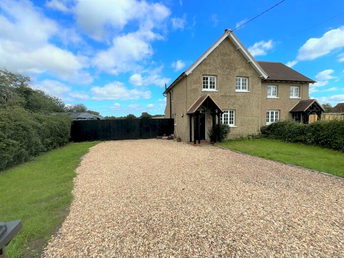 3 Bedroom Semi-Detached House To Rent In Station Road, Mortimer, Reading, Berkshire, RG7
