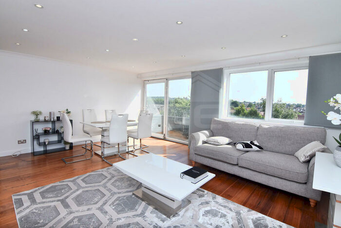 3 Bedroom Penthouse To Rent In Charlton Lodge, Temple Fortune Lane, Golders Green, NW11