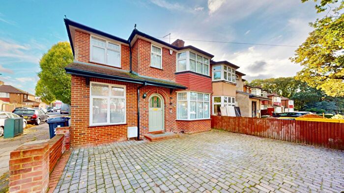 5 Bedroom Semi-Detached House To Rent In Whitton Drive, Greenford, UB6