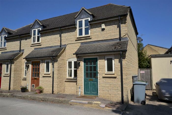 2 Bedroom Semi-Detached House To Rent In Glovers Walk, Witney, Oxfordshire, OX28