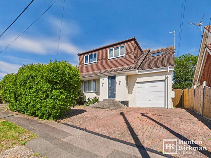 4 Bedroom Detached House For Sale In Prince Edward Road, Billericay, CM11