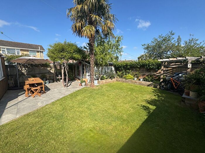 5 Bedroom Semi-Detached House For Sale In Staplehurst, Kent, TN12