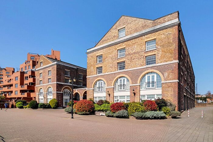 2 Bedroom Flat To Rent In The Highway, Limehouse, E1W