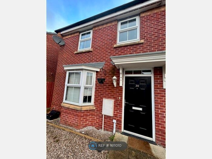 3 Bedroom Semi-Detached House To Rent In Jones Way, Rochdale, OL16