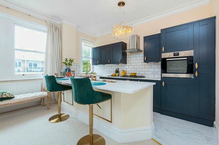 1 Bedroom Flat To Rent In Cardigan Road, Richmond, Surrey, TW10