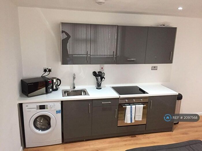 2 Bedroom Flat To Rent In Keswick House, Leicester, LE1