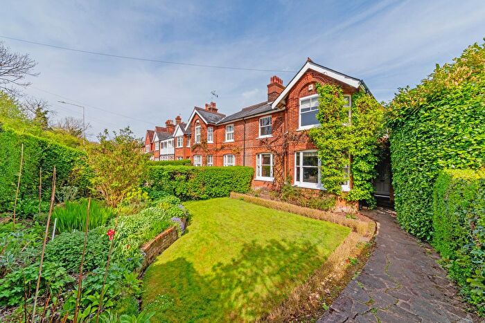 4 Bedroom Semi-Detached House For Sale In London Road, Dunton Green, Sevenoaks, TN13