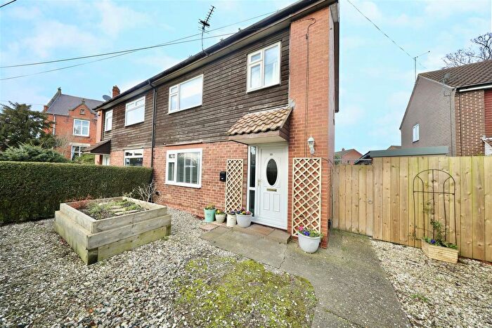 3 Bedroom Semi-Detached House For Sale In Oak Tree Estate, Preston, Hull, HU12