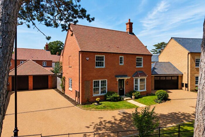 4 Bedroom Detached House For Sale In Edith Coote Drive, Houghton, Cambridgeshire, PE28