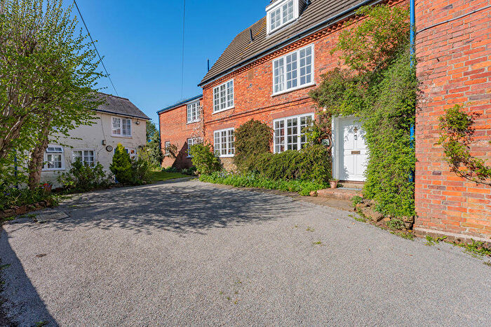 6 Bedroom Detached House For Sale In Crabtree Lane, Northampton, NN6