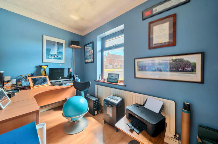 4 Bedroom Detached House For Sale In April Grove, Sarisbury Green, Hampshire, SO31