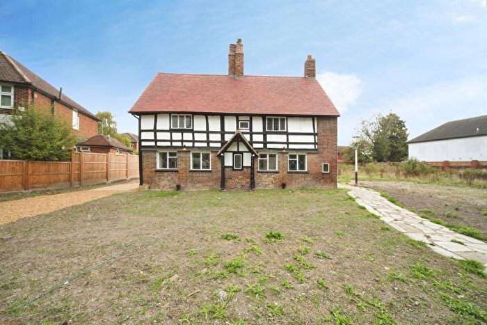 3 Bedroom Character Property For Sale In Park Road North, Houghton Regis, Dunstable, LU5
