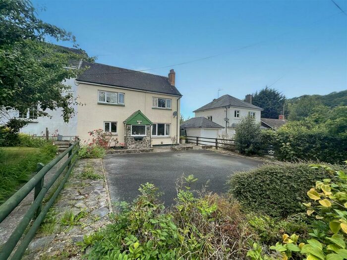 3 Bedroom Semi-Detached House For Sale In Heol Hawen, Pontgarreg, Llandysul, SA44