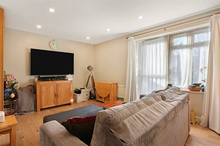 3 Bedroom Flat To Rent In Margery Fry Court, Tufnell Park Road, London, N7