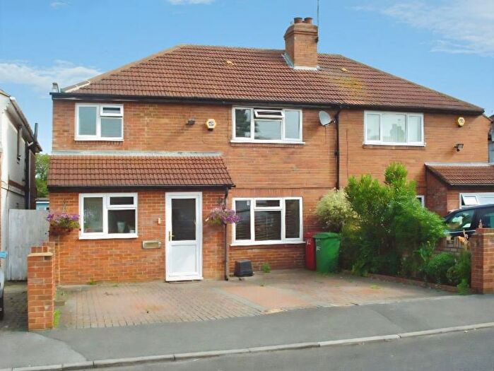 5 Bedroom Semi Detached House To Rent In Norfolk Avenue, Slough, SL1