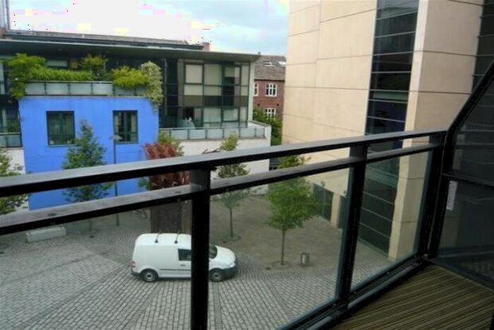 2 Bedroom Flat To Rent In Brewery Wharf, Leeds, LS10