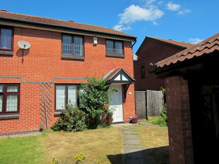 3 Bedroom Detached House To Rent In Crawford Close, Wollaton, Nottingham, NG8