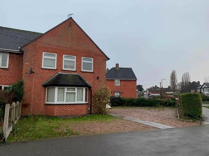 3 Bedroom Semi-Detached House To Rent In Daylesford Road, Solihull B92