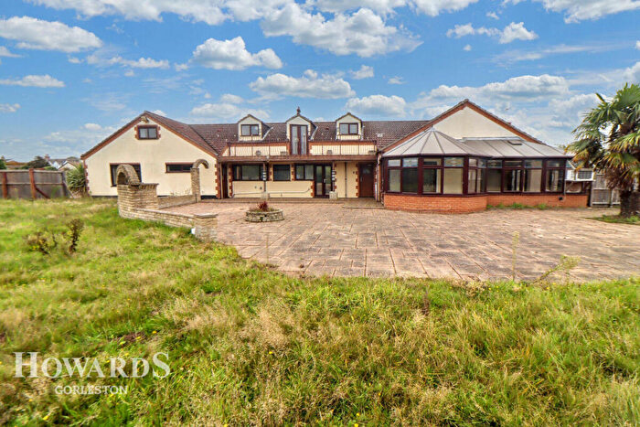 6 Bedroom Detached House For Sale In Station Road North, Belton, NR31