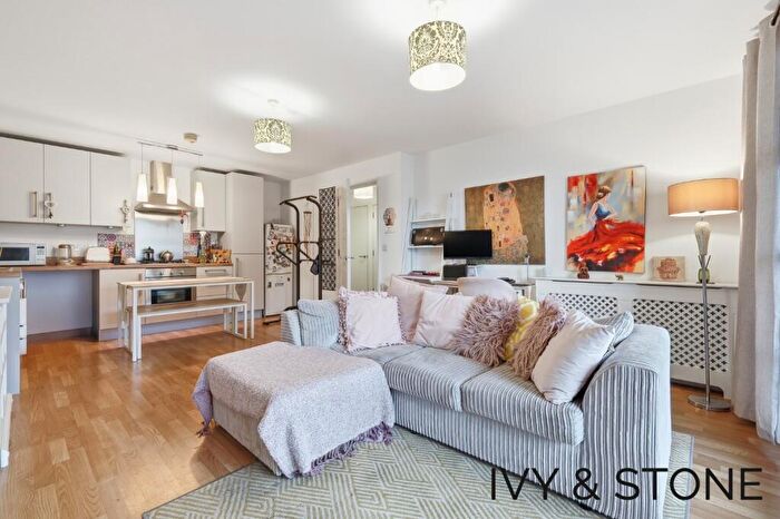 1 Bedroom Apartment For Sale In Fawe Street, London, Greater London, E14