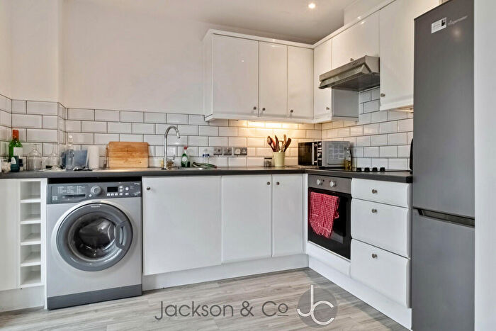 2 Bedroom Apartment To Rent In Albany Gardens, Colchester, CO2