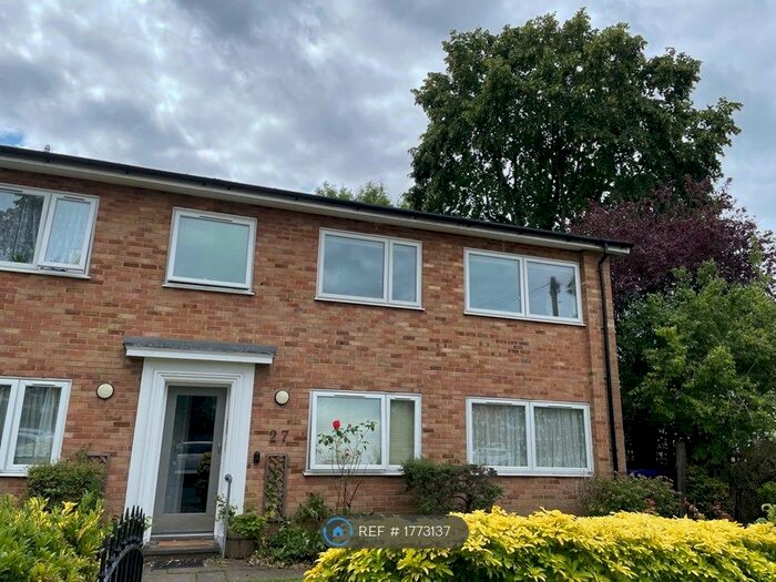 1 Bedroom Flat To Rent In Brambledown Road, Surrey, SM6