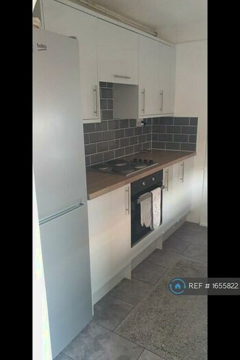 3 Bedroom Semi-Detached House To Rent In Thornton Street, Kempston, Bedford, MK42