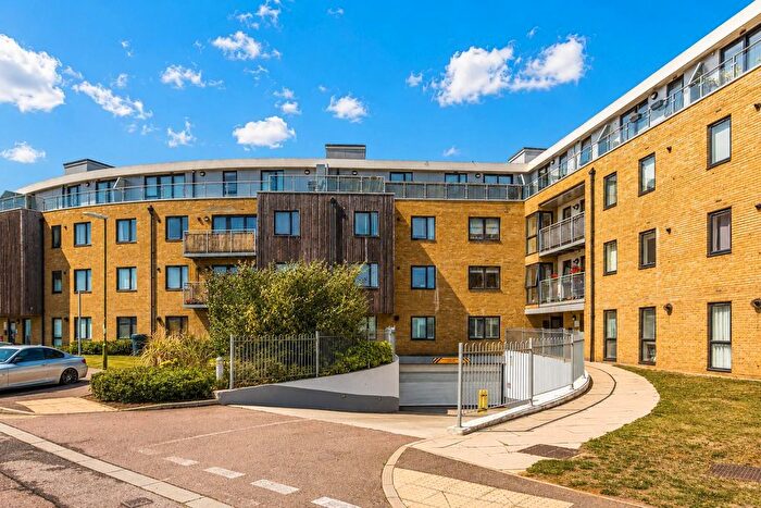 1 Bedroom Flat For Sale In Smeaton Court, Hertford, SG13