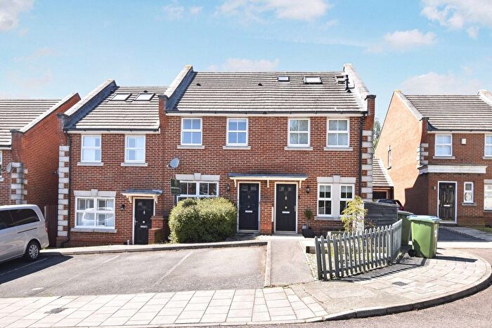 2 Bedroom Flat To Rent In Howerd Way, London, SE18