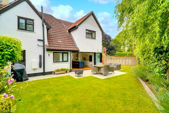 3 Bedroom Semi-Detached House For Sale In Chapmans, Hemingford Abbots, Huntingdon, Cambridgeshire, PE28