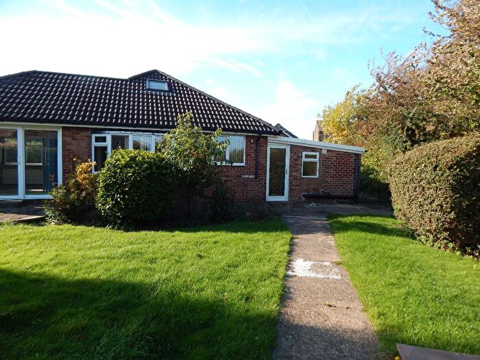 3 Bedroom Bungalow To Rent In Leeds Old Road, Heckmondwike, WF16