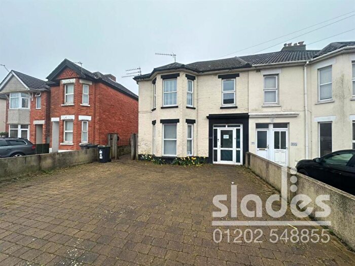 2 Bedroom Flat To Rent In Malmesbury Park Road, Bournemouth, BH8