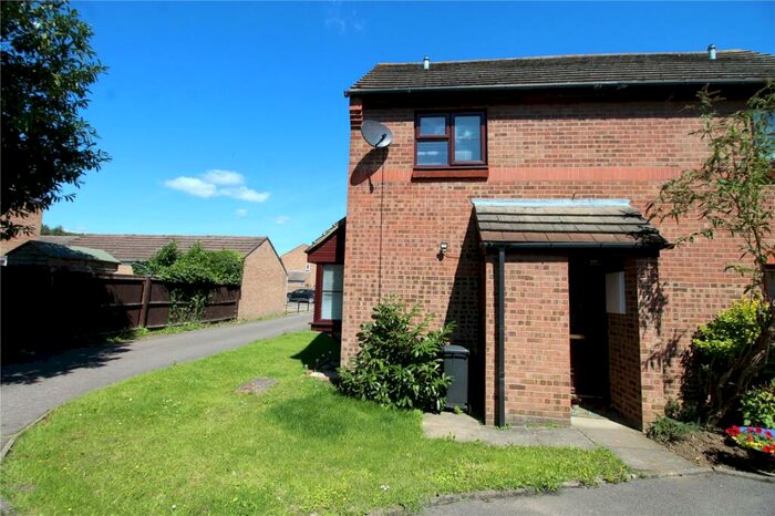 1 Bedroom Terraced House To Rent In Crediton Close, Bedford, Bedfordshire, MK40