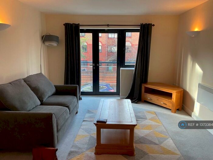 1 Bedroom Flat To Rent In Watermarque, Birmingham, B16