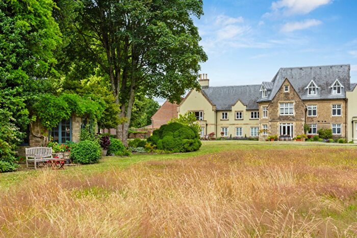 1 Bedroom Flat For Sale In Ludshott Manor, Woolmer Lane, Liphook, GU30