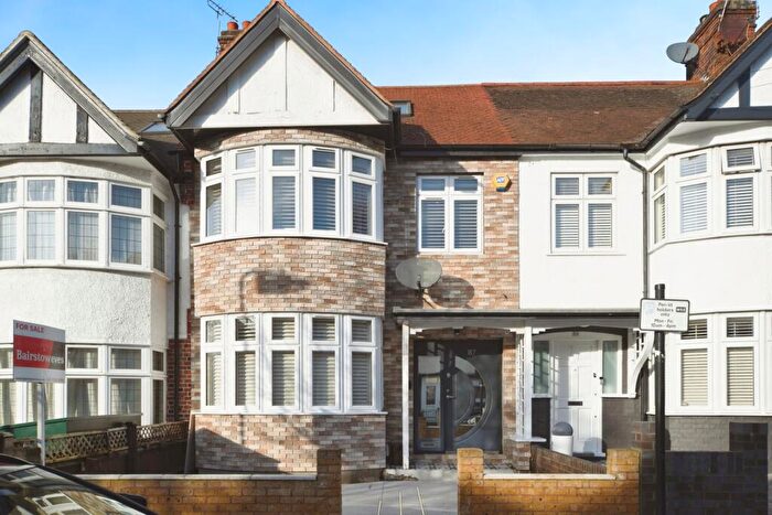 3 Bedroom Terraced House For Sale In Greenway Avenue, Walthamstow, E17