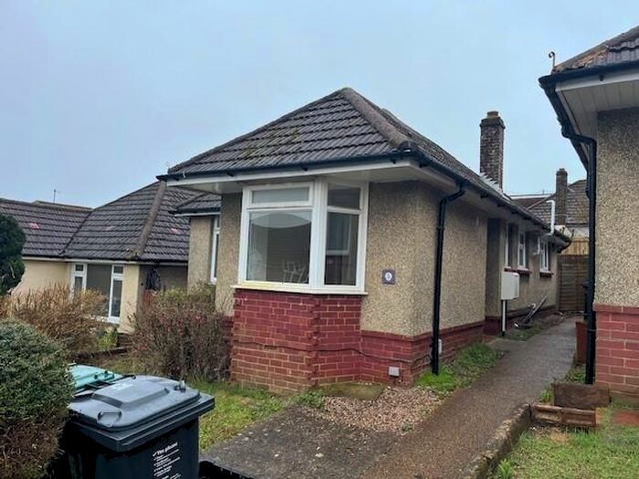 2 Bedroom Property To Rent In Oakdene Crescent, Portslade, Brighton, BN41