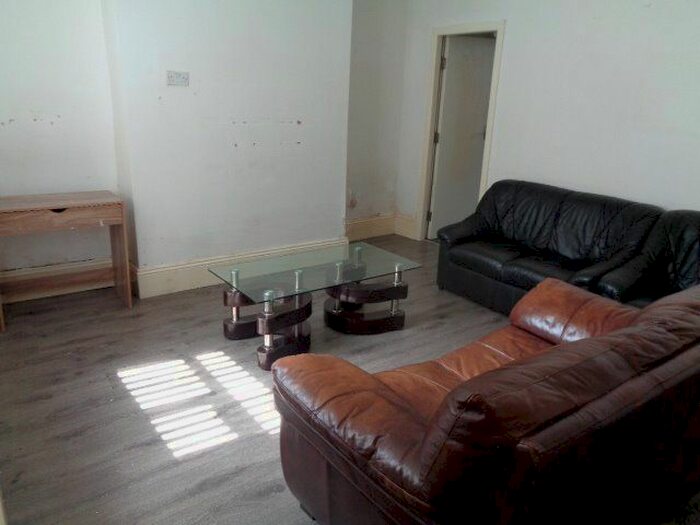 Studio To Rent In Nesfield Street, Bradford, BD1