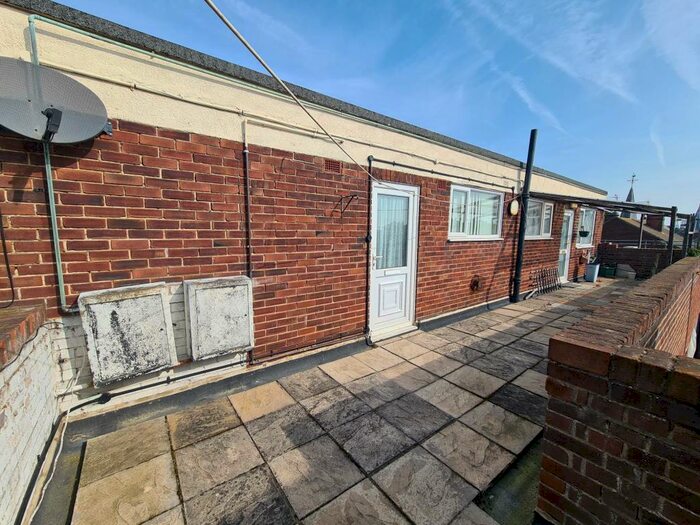 2 Bedroom Flat To Rent In High Street, Harwich, CO12