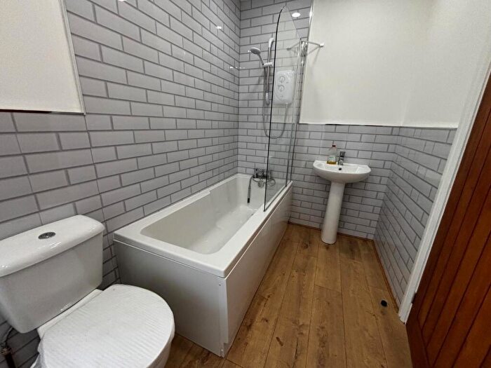 2 Bedroom Flat To Rent In Castle Road West, Oldbury, B68