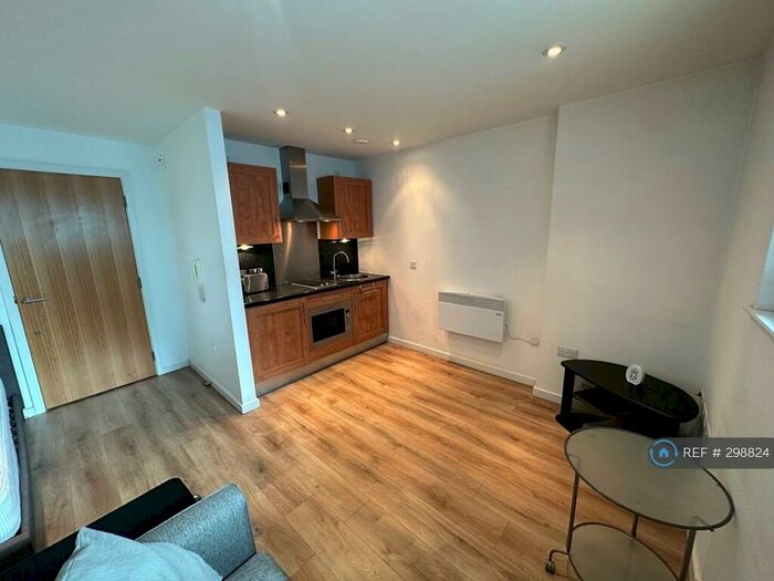 1 Bedroom Flat To Rent In The Gateway North, Leeds, LS9