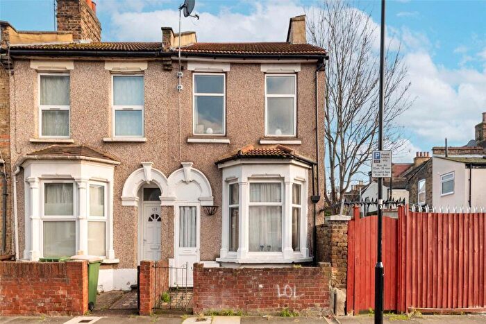 3 Bedroom House To Rent In Meath Road, Stratford, London, E15